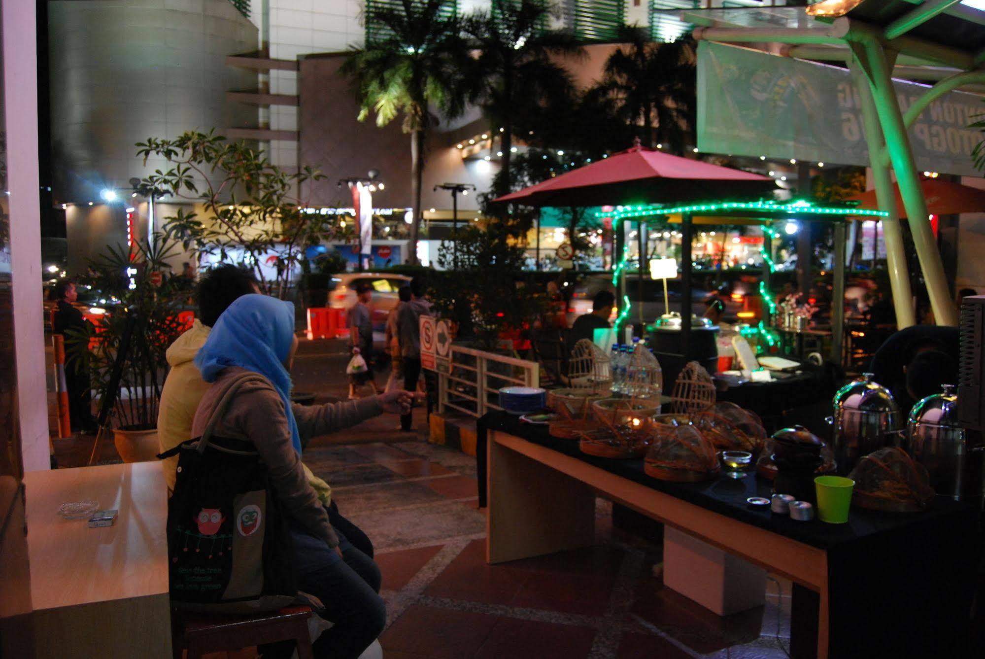 Bekizaar Hotel Surabaya Exterior photo